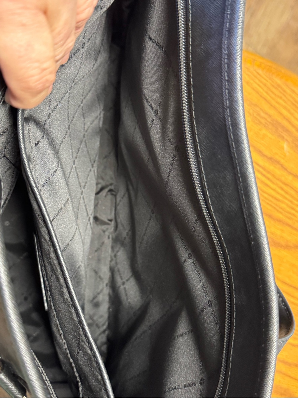 Michael Kors Sadie Ex large black Tote Purse Solid PVC Gold Plated Hardware - Picture 11 of 15